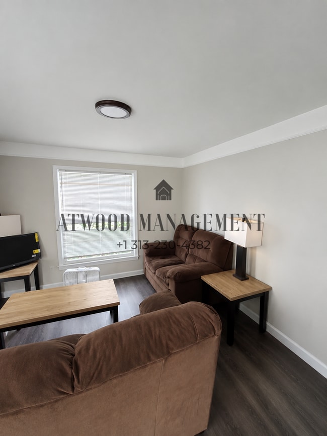 Building Photo - Coming Soon – Beautifully Updated Home *Coming Soon (Move-in ready by 6/10 or Sooner)*!