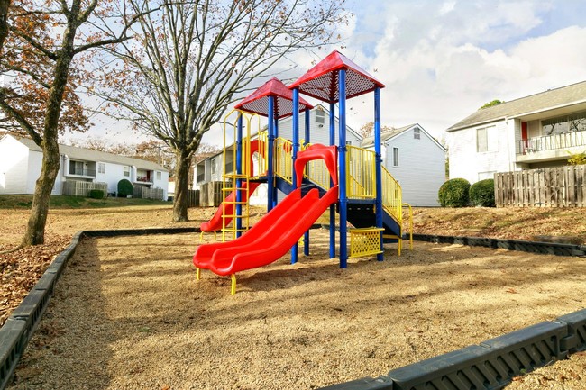 Área de juegos para niños - Indian Hills Apartments