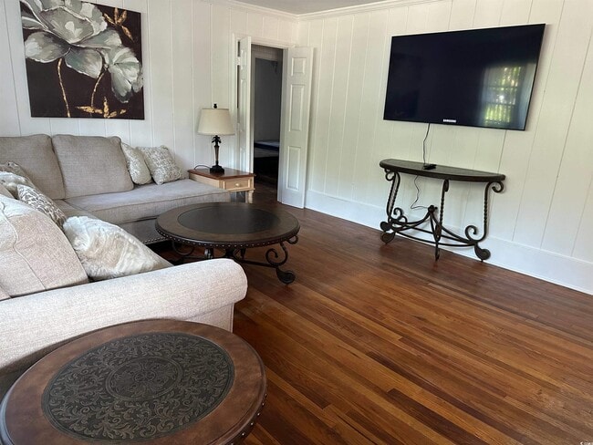 Building Photo - 519 32nd Ave N