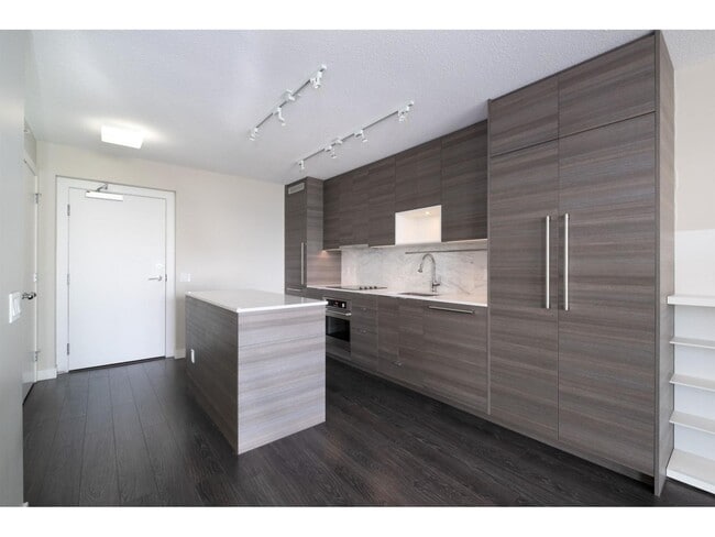 Building Photo - 12837-13104 88 Ave