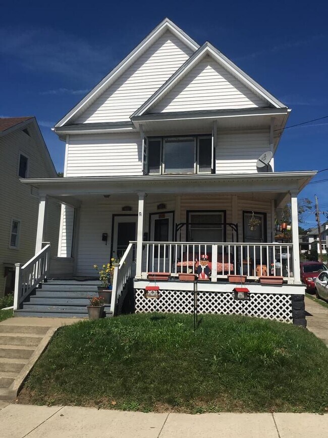 Building Photo - 481 Randolph St