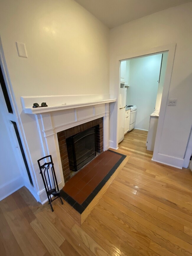 Building Photo - 458 Beacon St