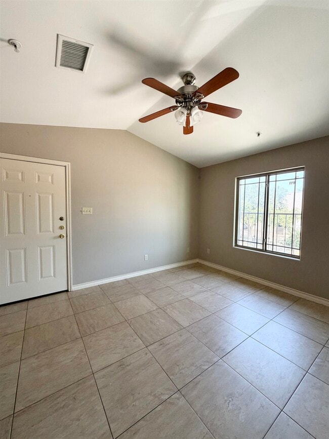 Building Photo - 408 Shiloh Dr