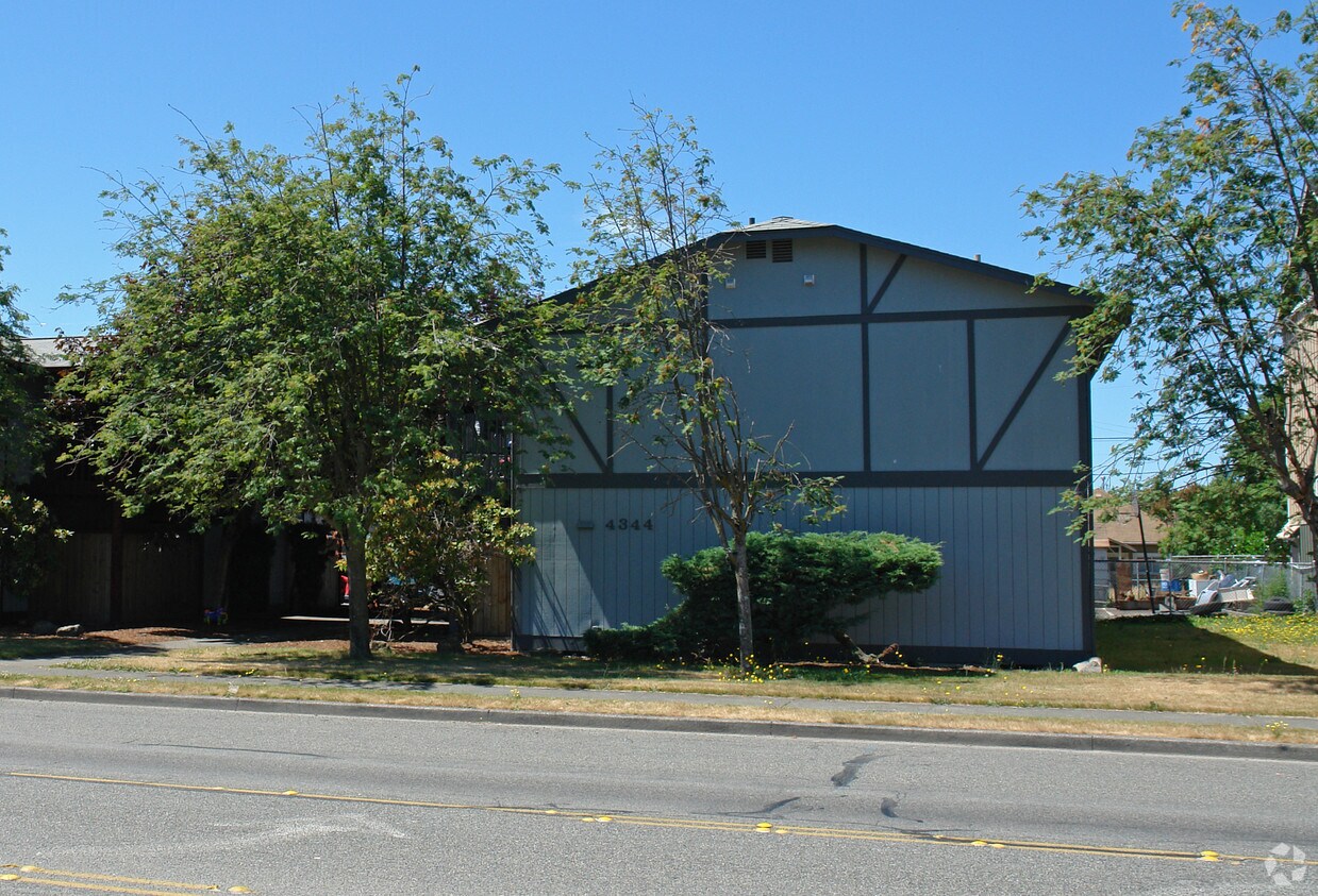 Building Photo - 4344 S Warner St