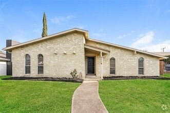 Building Photo - 3114 Echo Dr