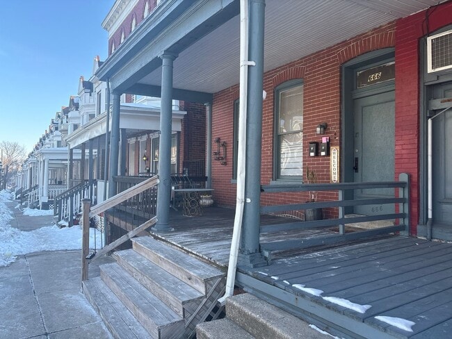 Building Photo - 3 Bedroom 1 Bath Large Rooms-York City SD