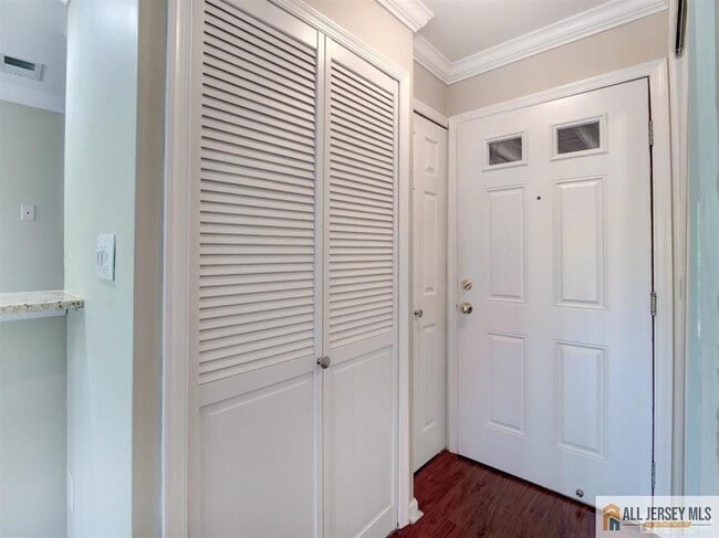 Building Photo - 231 Blew Ct