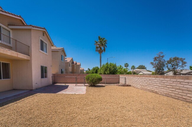 Foto del edificio - 4828 Whisper Lake Dr