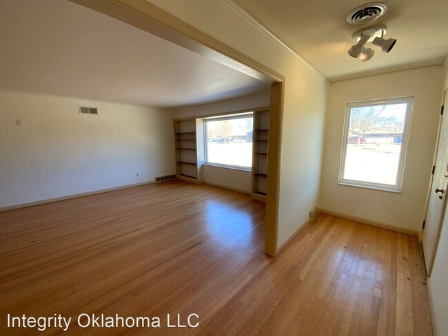 Building Photo - 3 br, 2.5 bath House - 4601 Hayden Lane