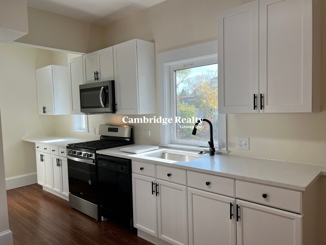 Primary Photo - 37 Cedar St