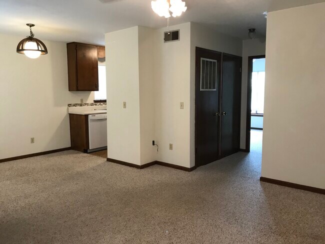 Foto del edificio - 2013 Rickards Rd