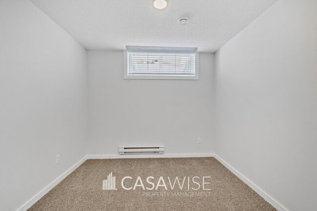 Building Photo - 21039-21025 25 Ave NW