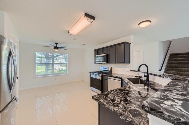Building Photo - 1035 San Antonio Ct
