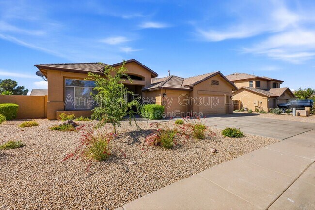 Building Photo - 7017 W Greenbriar Dr