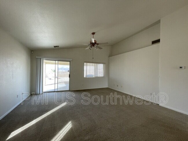 Building Photo - 2163 Hi Jolly Dr