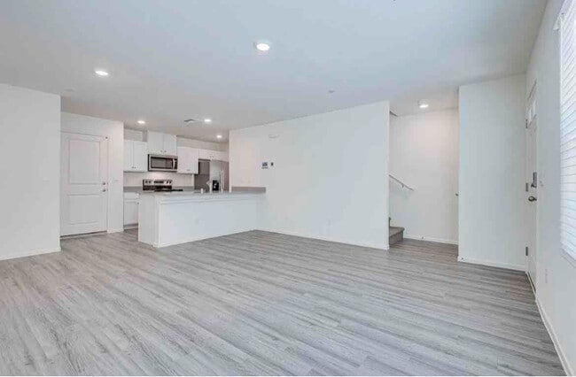 Foto del edificio - 6957 Honor Hl St