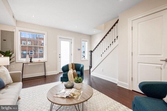 Building Photo - 1259 16th St NE