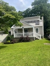Building Photo - 2706 White Oak Dr