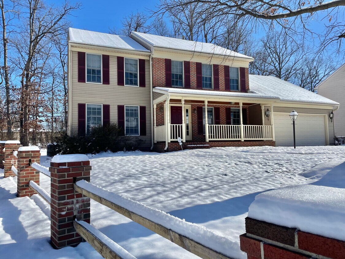 Primary Photo - 908 Broad Oaks Dr