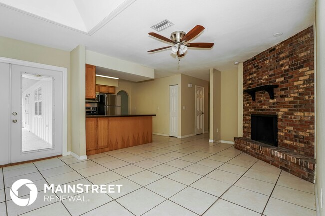 Foto del edificio - 208 Brittany Ave