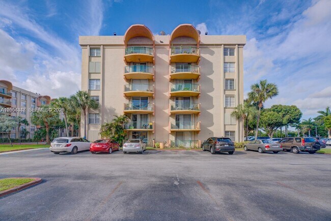 Foto del edificio - 9320 Fontainebleau Blvd