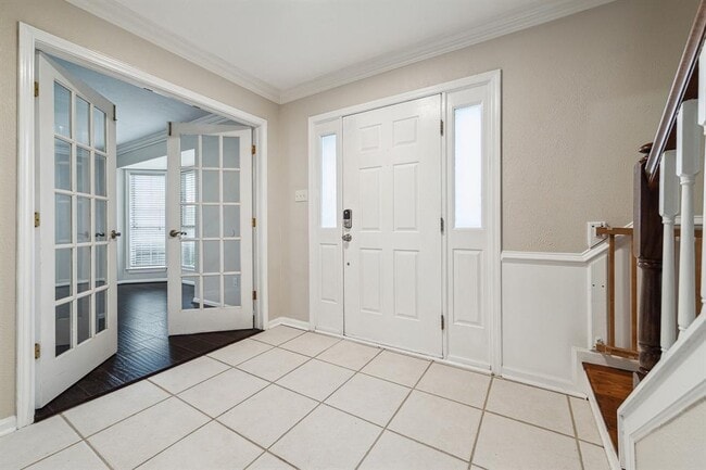 Building Photo - 9806 Gold Cup Way