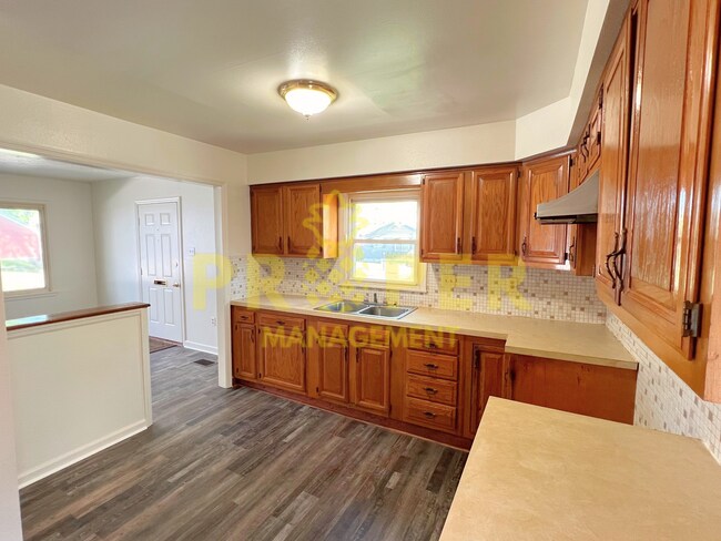 Building Photo - 2 bedrooms 1 bathroom house