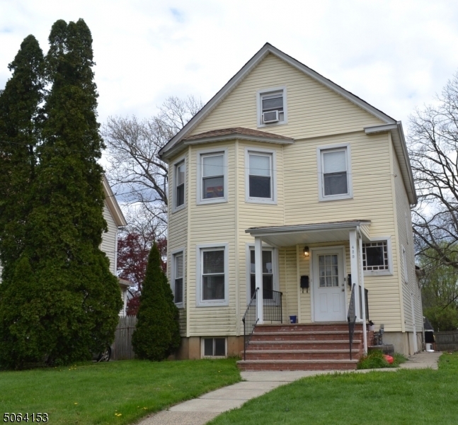 Building Photo - 429 W Broad St