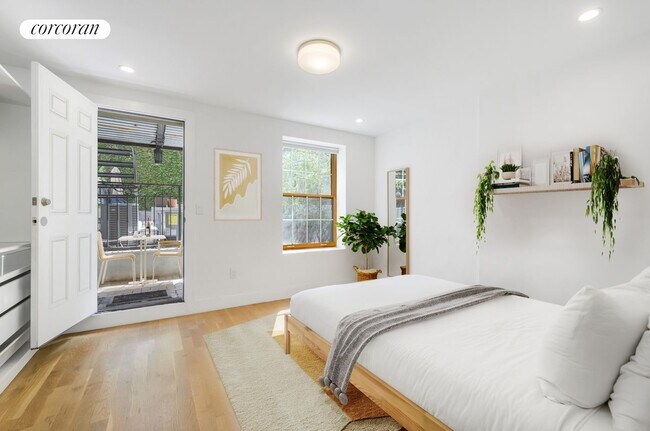 Foto del edificio - 546A Monroe St