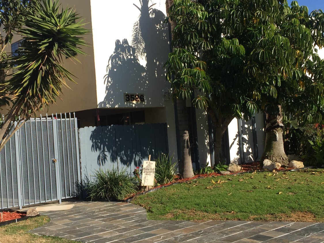 3526 Vinton Ave, Los Angeles, CA 90034 Apartments in Los Angeles, CA