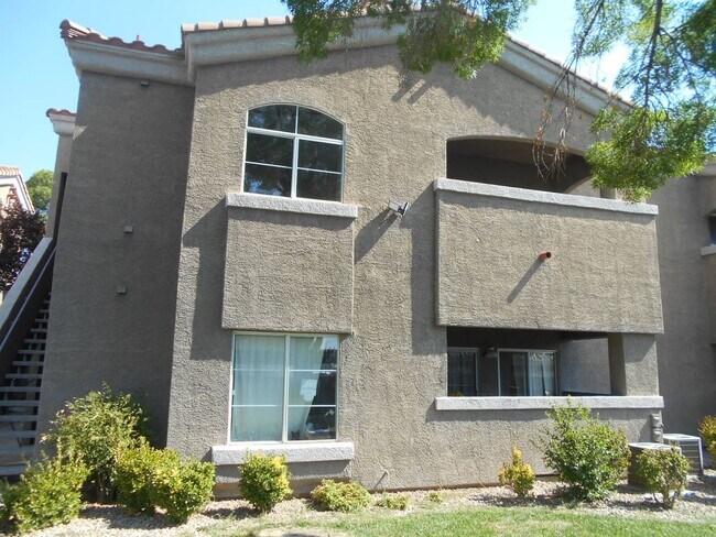 Building Photo - Spacious 2 Bedroom Condo Ready To Move-In!