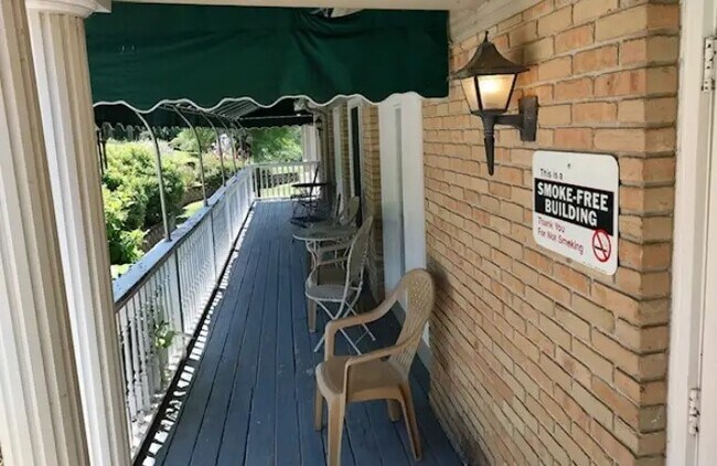 Foto del edificio - 149 E Jones St
