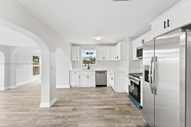 Building Photo - 4131 NW 13th Ave
