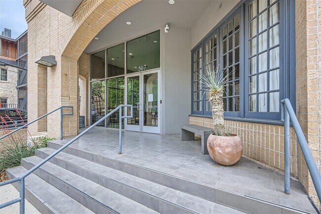 Foto del edificio - 507 Sabine St