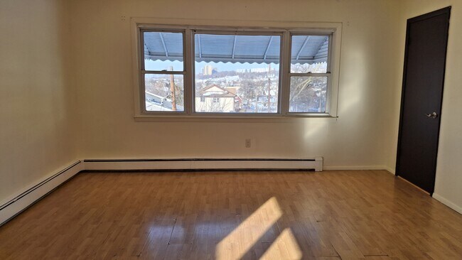 Sala de estar (26' x 14') - 3409 Givernaud Ter