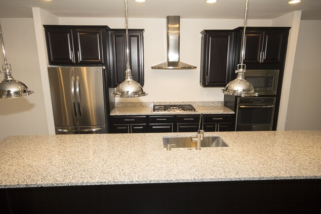 Building Photo - 2912 Middleham Ct