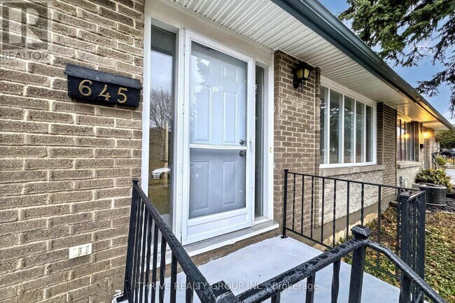 Photo du bâtiment - 645 Chiddington Ave