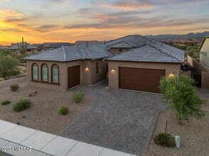 Building Photo - 10623 N Iron Peak Dr