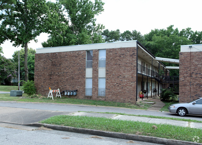 Building Photo - Berclair Cabanas