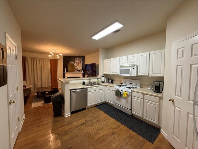 Building Photo - 1487 Cove Creek Cir