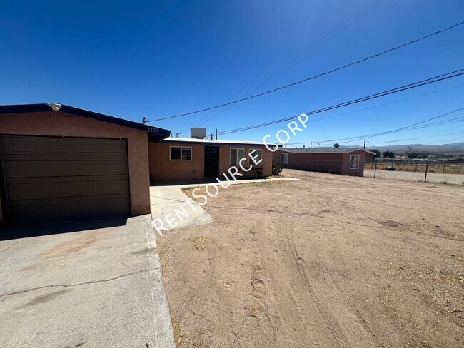 Foto del edificio - 1379 Riverside Dr