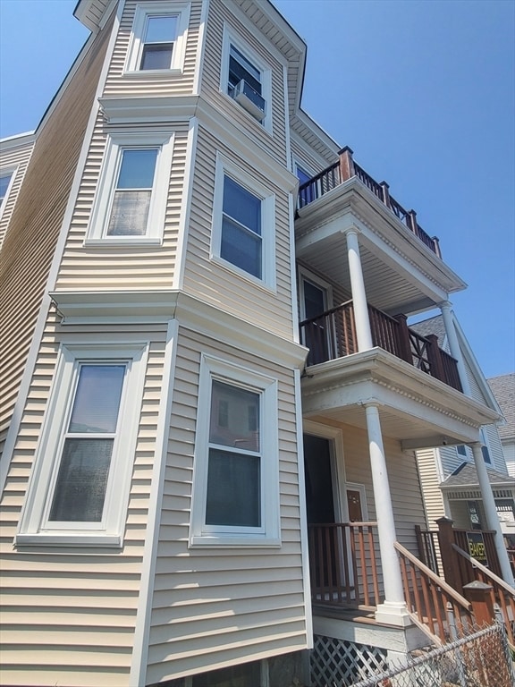 Building Photo - 26 Buttonwood St