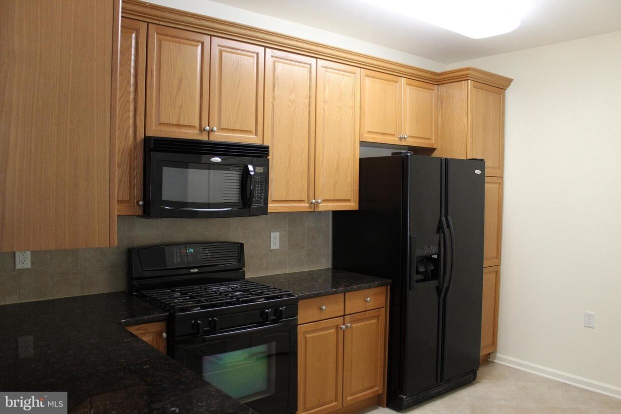 513 Masterson Ct, Ewing Township, NJ 08618 Condo for Rent in Ewing