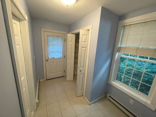 Building Photo - 3 Bed 2.5 Bath Home in Dover