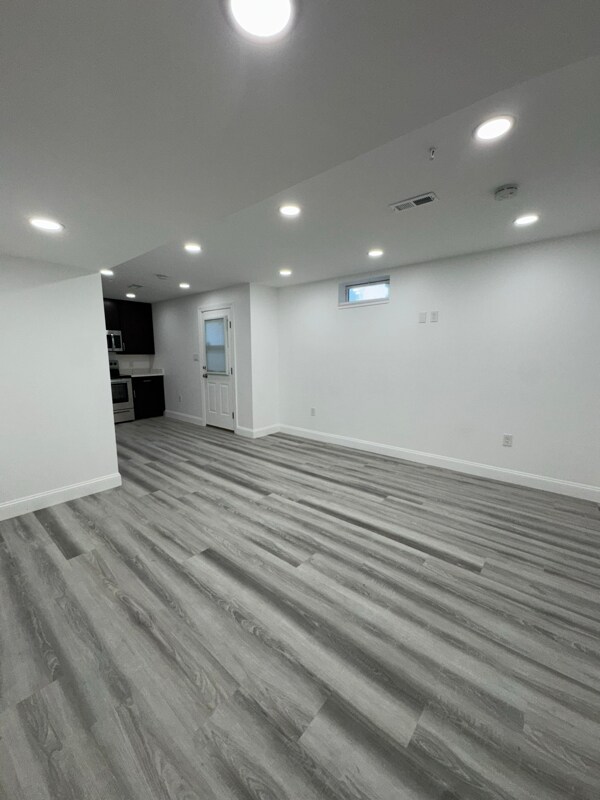 Foto del edificio - 8611 Lonicera Ct