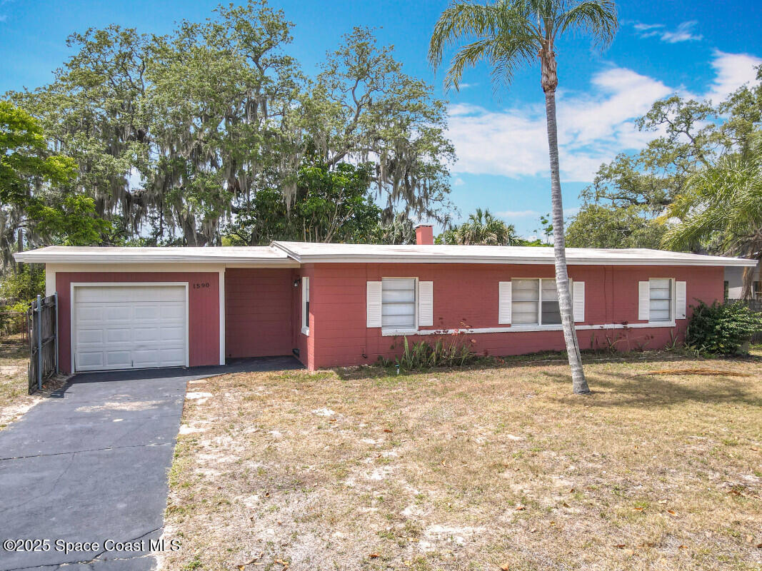 Foto principal - 1590 Hilldale Rd