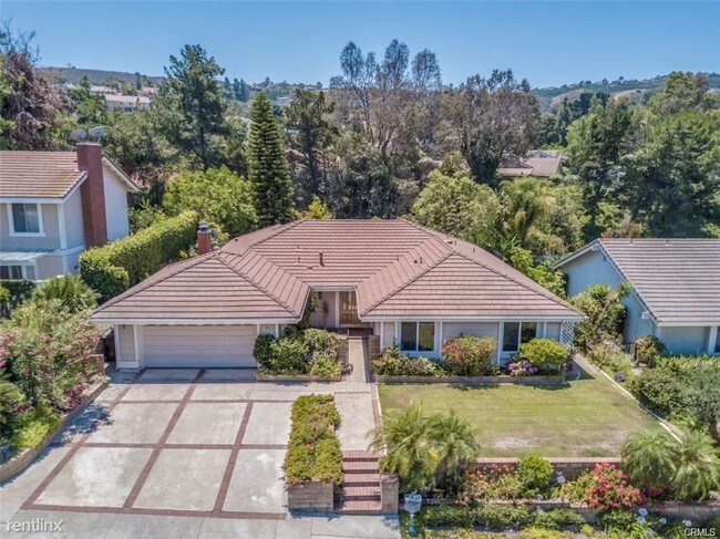 Building Photo - 435 S Westridge Cir