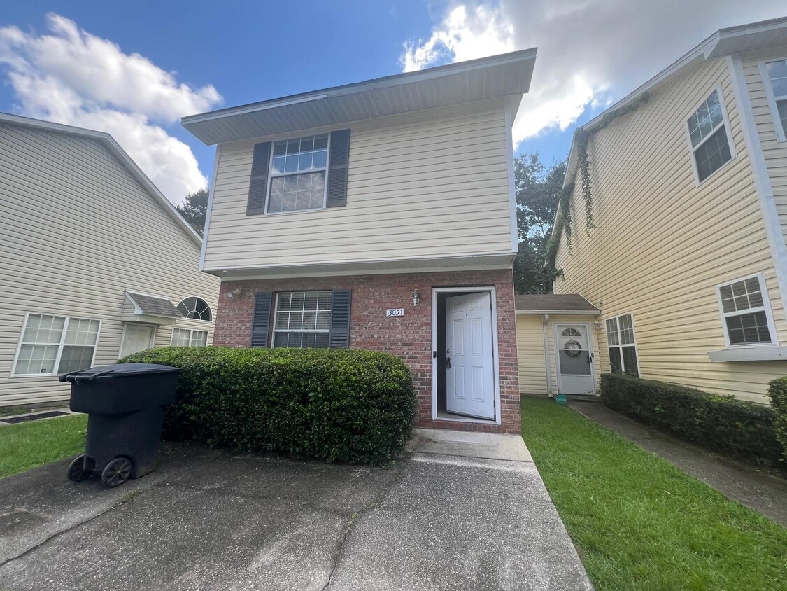 Foto principal - 3051 Camelliawood Cir E
