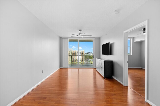 Building Photo - 3020 NE 32nd Ave