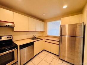 Building Photo - 8025 S Colony Cir
